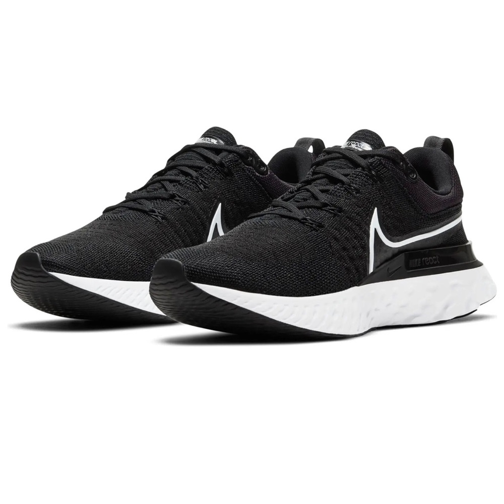 NEW Nike Flyknit react 2 Women’s 9 - NWT